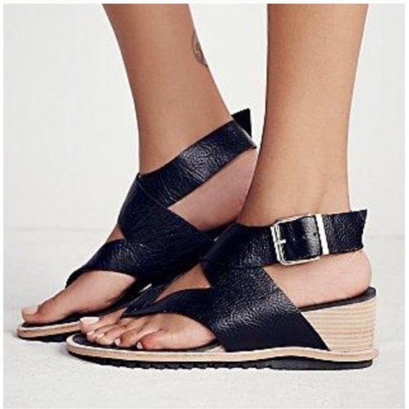 Free People Black Wedge Sandals - Picture 1 of 16